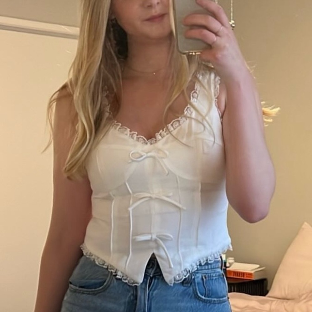 Kourt Linen Bustier Sleeveless Blouse with Lace Trim, Bows